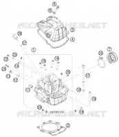 CYLINDER HEAD 