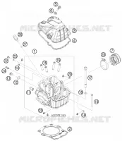 CYLINDER HEAD 